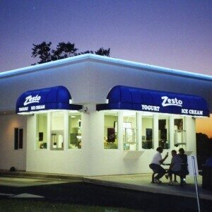 1064506 177775732388967 1119059659 o 300x300