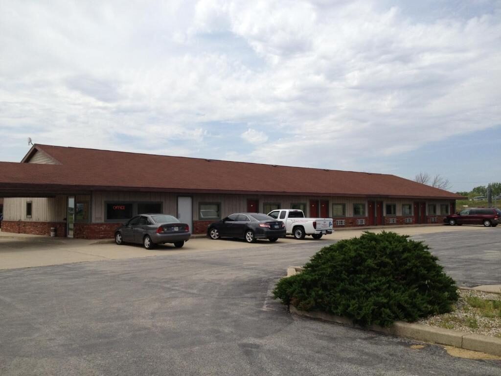 Huggy bear motel warren image 8