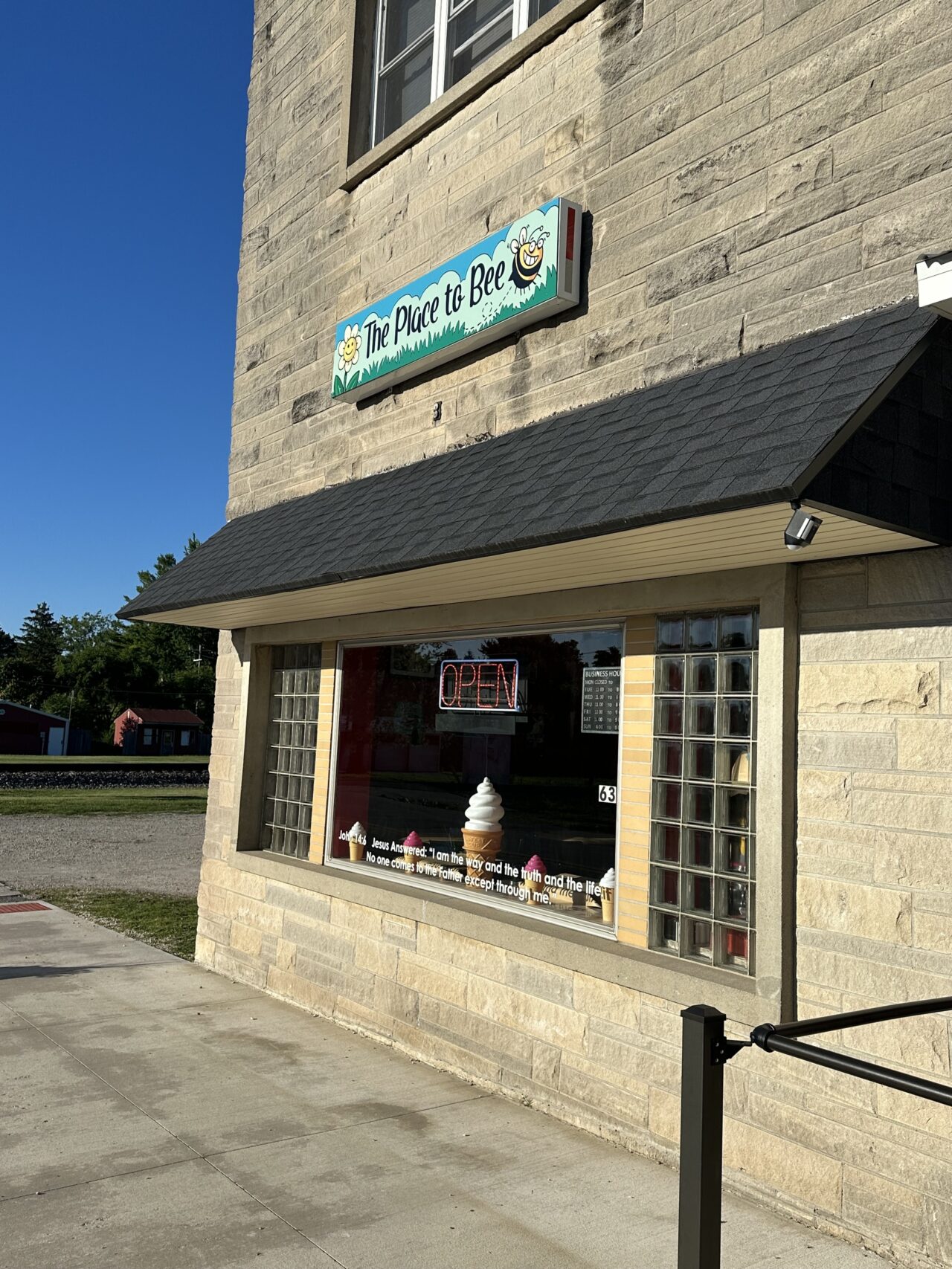 Place to bee storefront