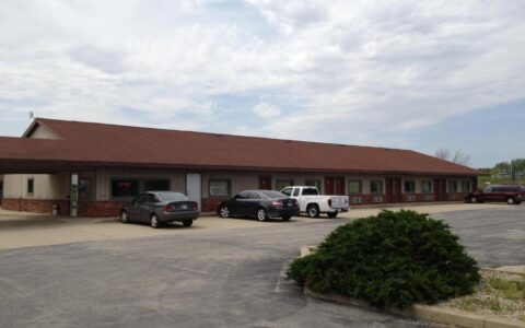Huggy bear motel warren image 8