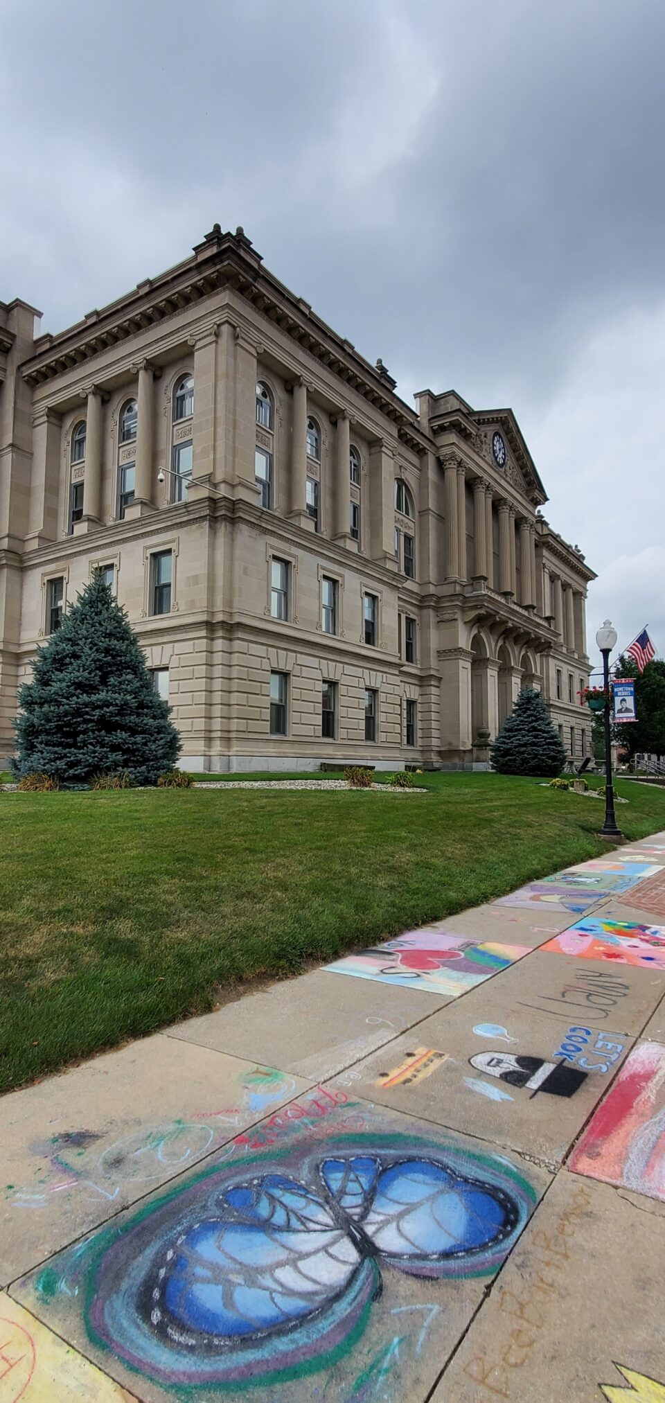 Chalk walk Courthouse Tinapics2022